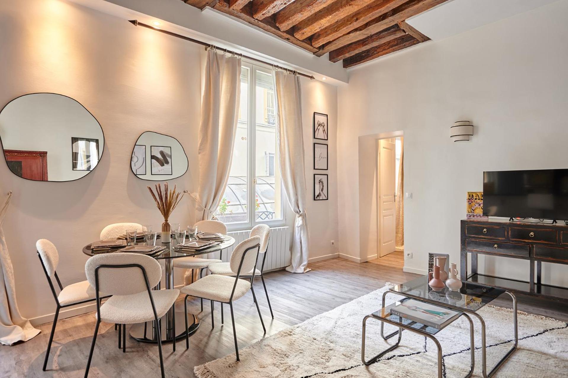 Apartment Center Of Paris By Studio Prestige Экстерьер фото